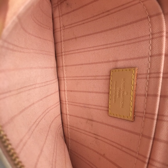 ⛔️ SOLD⛔️Tahitienne Damier Azur Neverfull Wristlet - Picture 5 of 8